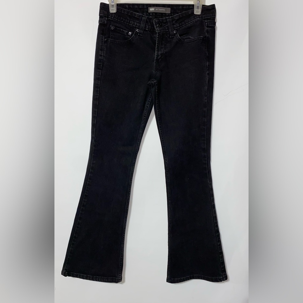 Women’s Levi’s low rise flare size 26